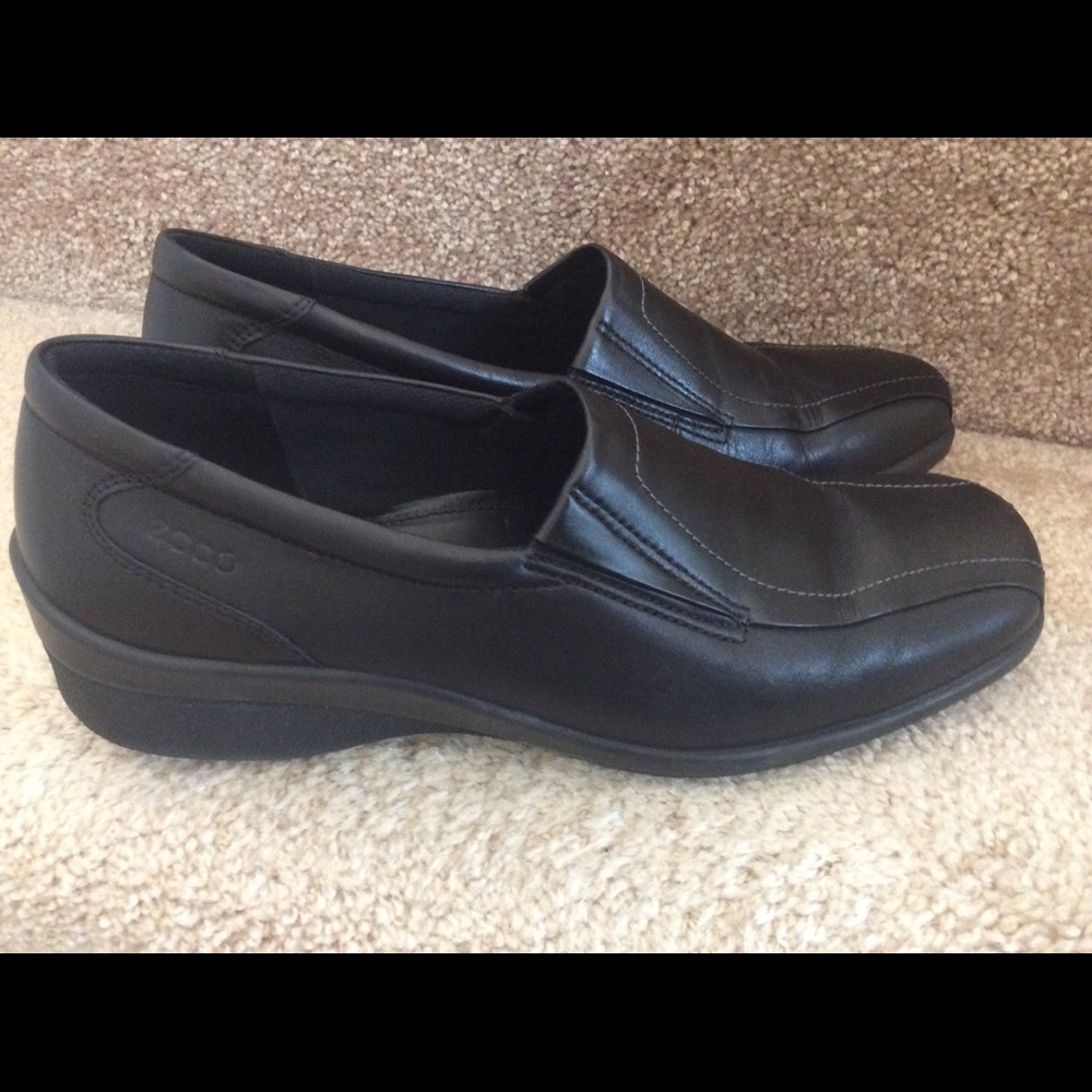 Ecco black loafer style shoes
